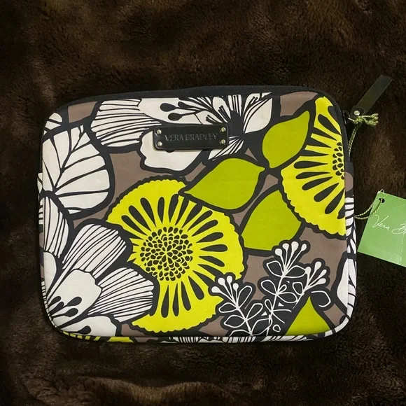 NWT Vera Bradley NEOPRENE TABLET SLEEVE 113049-160 Citron - Picture 1 of 3